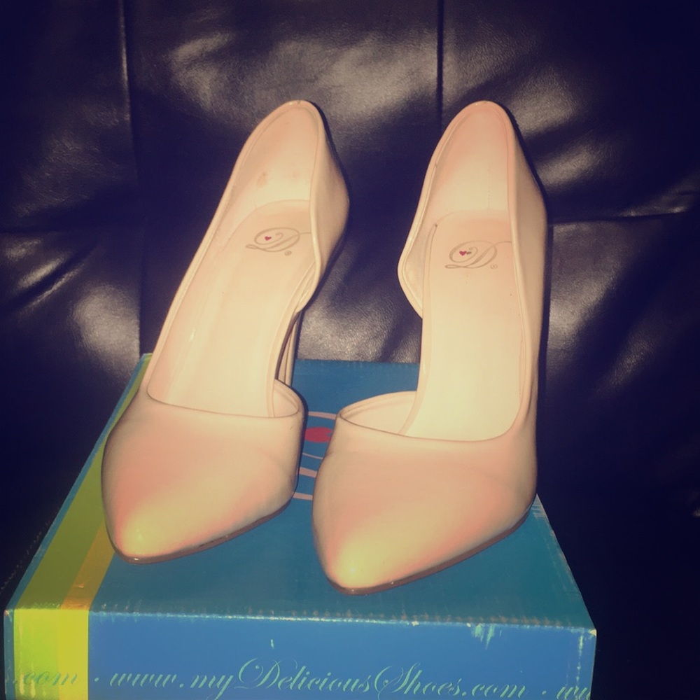 Closed dress up shoes